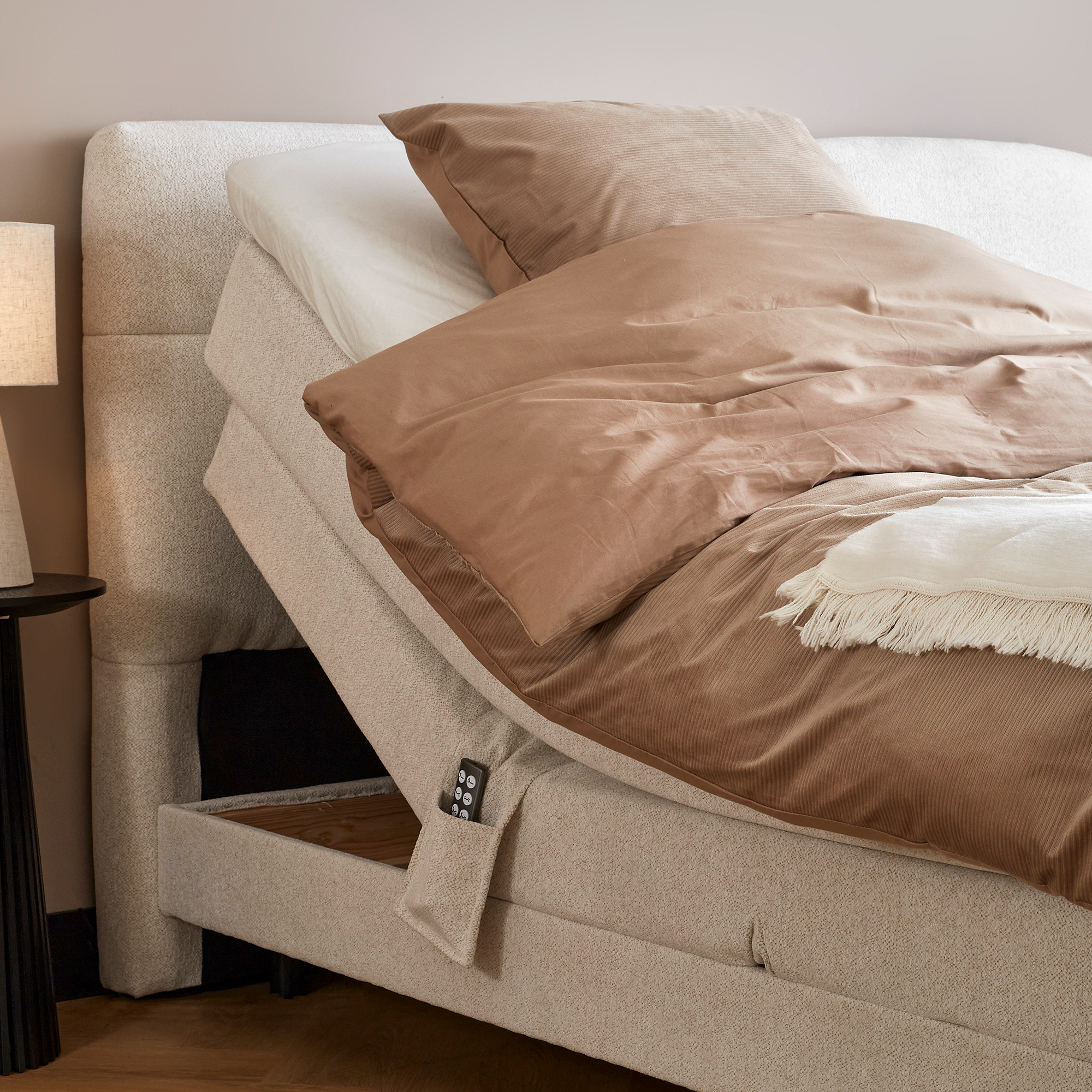 Gaya-8-Boxspring-Opbergbed-Opbergledikant-Elektrische-Boxspring-Opbergbox-Matras-Pocket-Matras-Ledikant-Goedkope-bedden-Vaste-boxsp