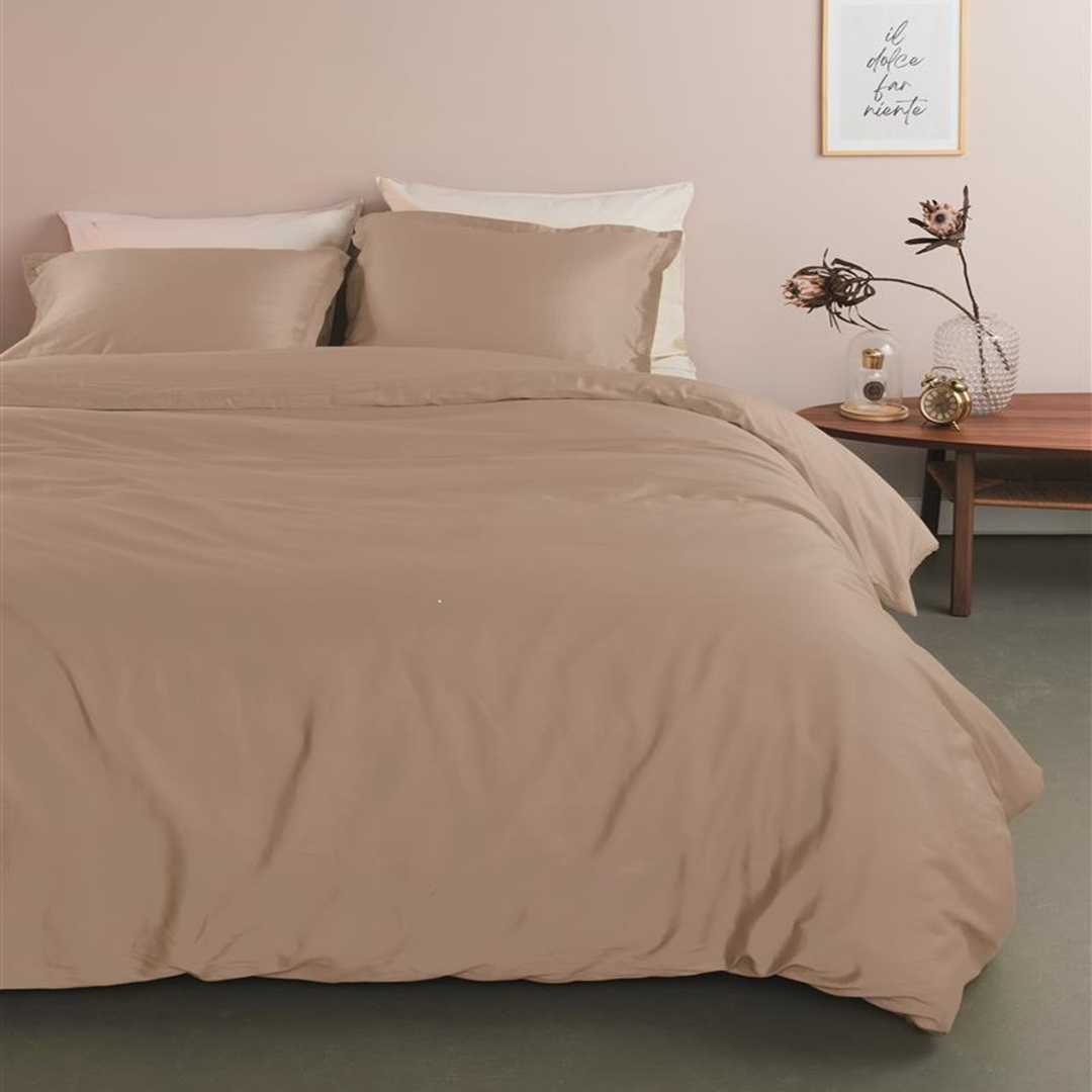 Dekbedovertrek-satijn-taupe-1