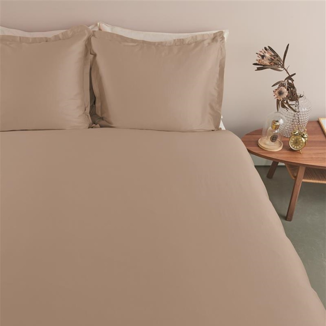 Dekbedovertrek-satijn-taupe-3